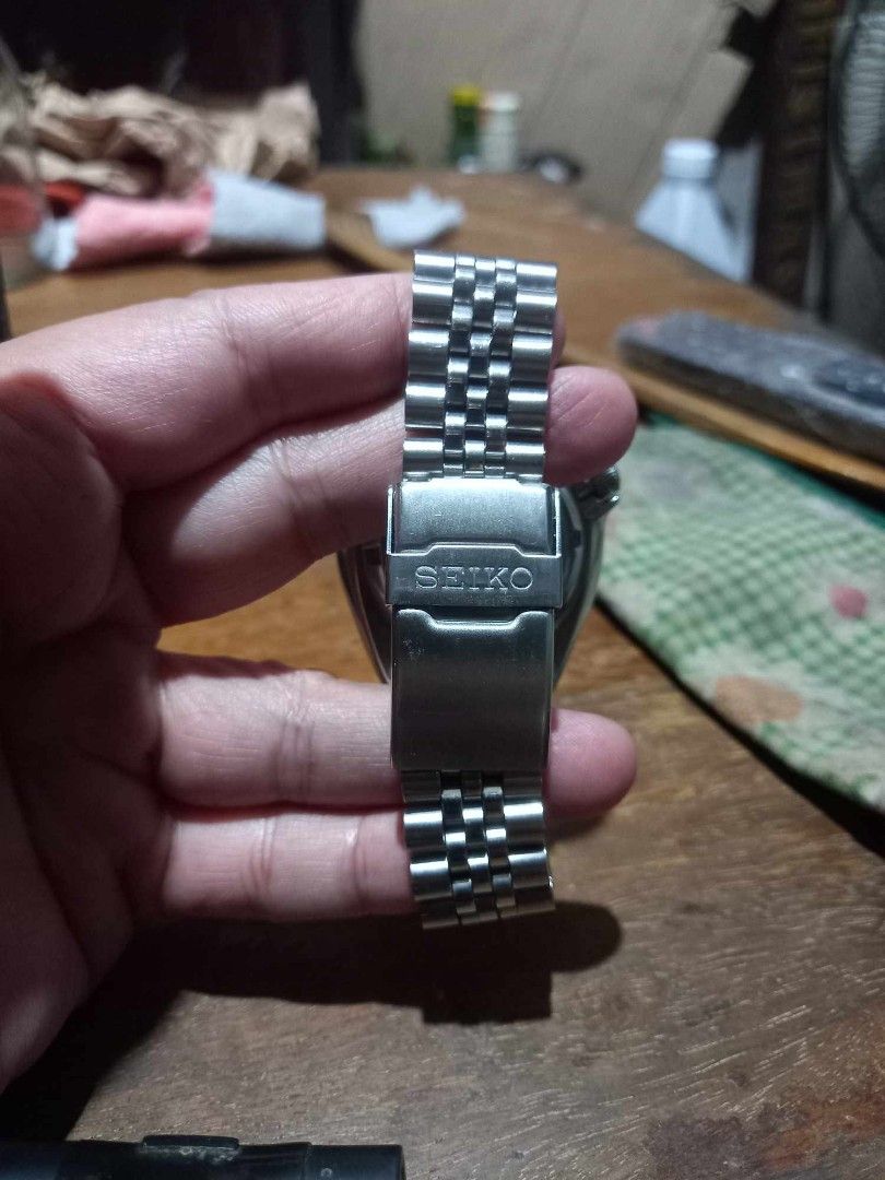 Seiko 6309-7290 Diver's (Category: Men's Watches) located in San Mateo. Submitted by daddyB918 (Listing ID 1279593966, Image 3). Description: Vintage Seiko 6309-7290 Slim turtle, BMBY 1988 January, Original Head,/Case, Crown, movement, Orig black bezel insert, AM dial, but correct year of AM production, New AM jubilee bracelet , good working condition and accurate time, not polish, price is nego.