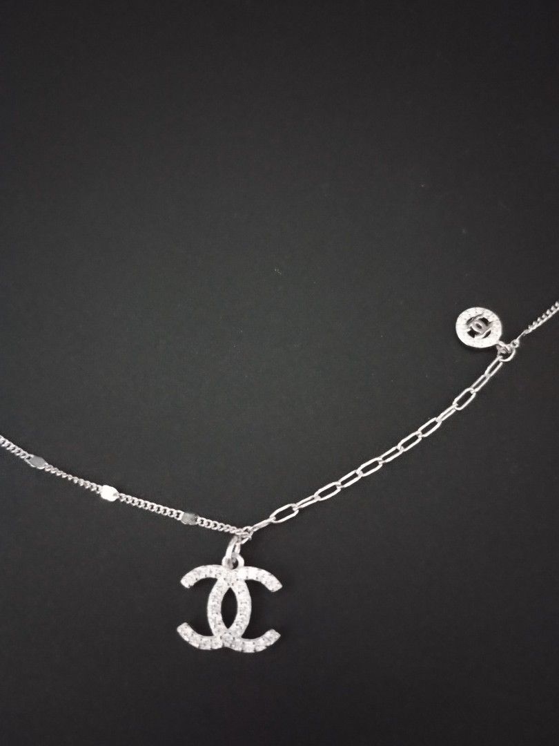 Brand new Silver Necklace Women s Fashion Jewelry Organisers