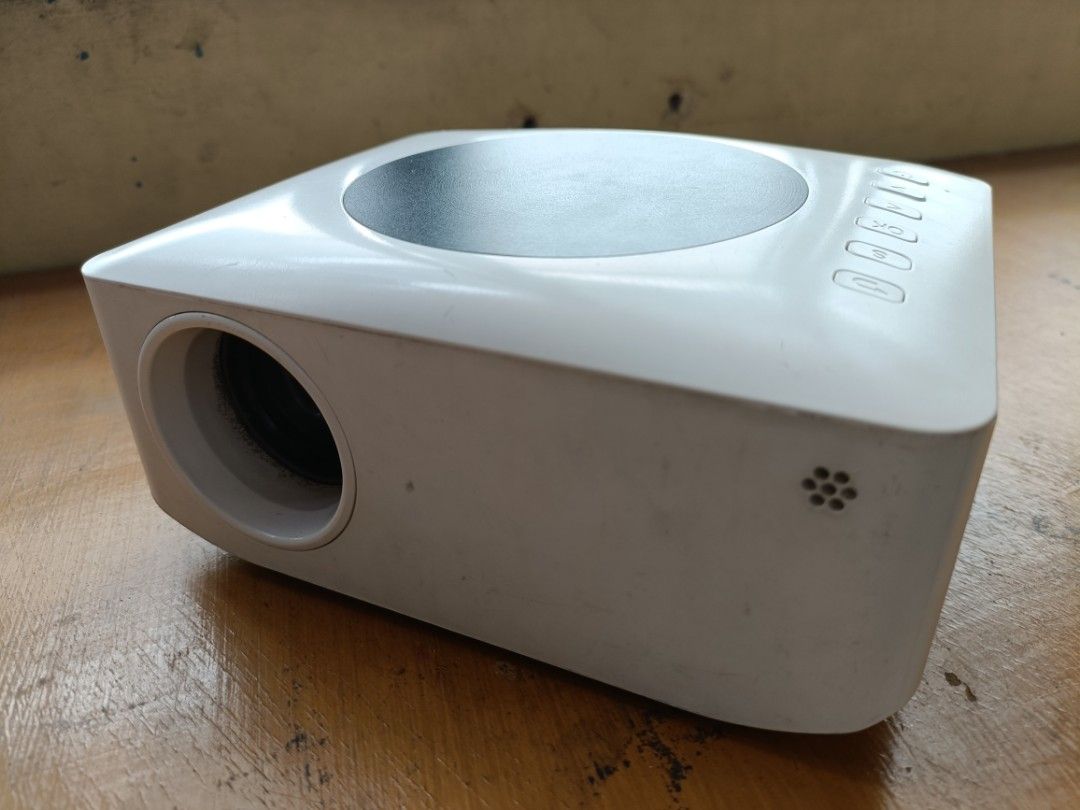 SMART PORTABLE LED PROJECTOR (Category: Projectors) located in Caloocan City. Submitted by rhenjoseph75954 (Listing ID 1279543672, Image 3). Description: .