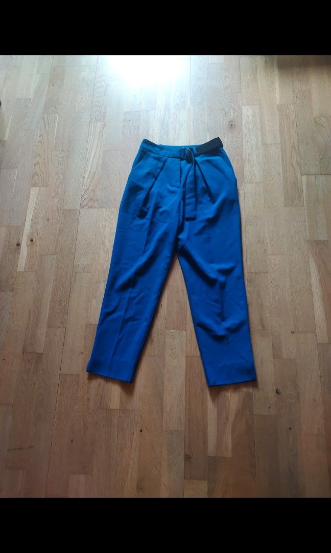 Topshop pants (Category: Other Bottoms) located in Malabon City. Submitted by luckyfive (Listing ID 1279694062, Image 2). Description: topshop cigarette ankle pants fits waist 24.