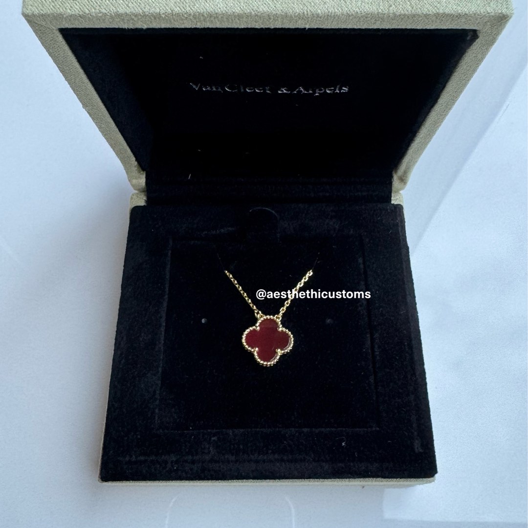 VCA Van Cleef and Arpels 18K Yellow Gold Red Carnelian Stone