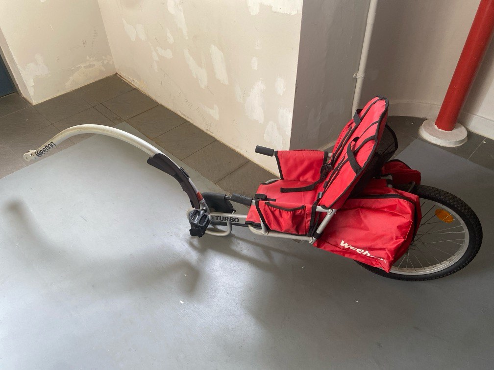 Wee store bike trailer