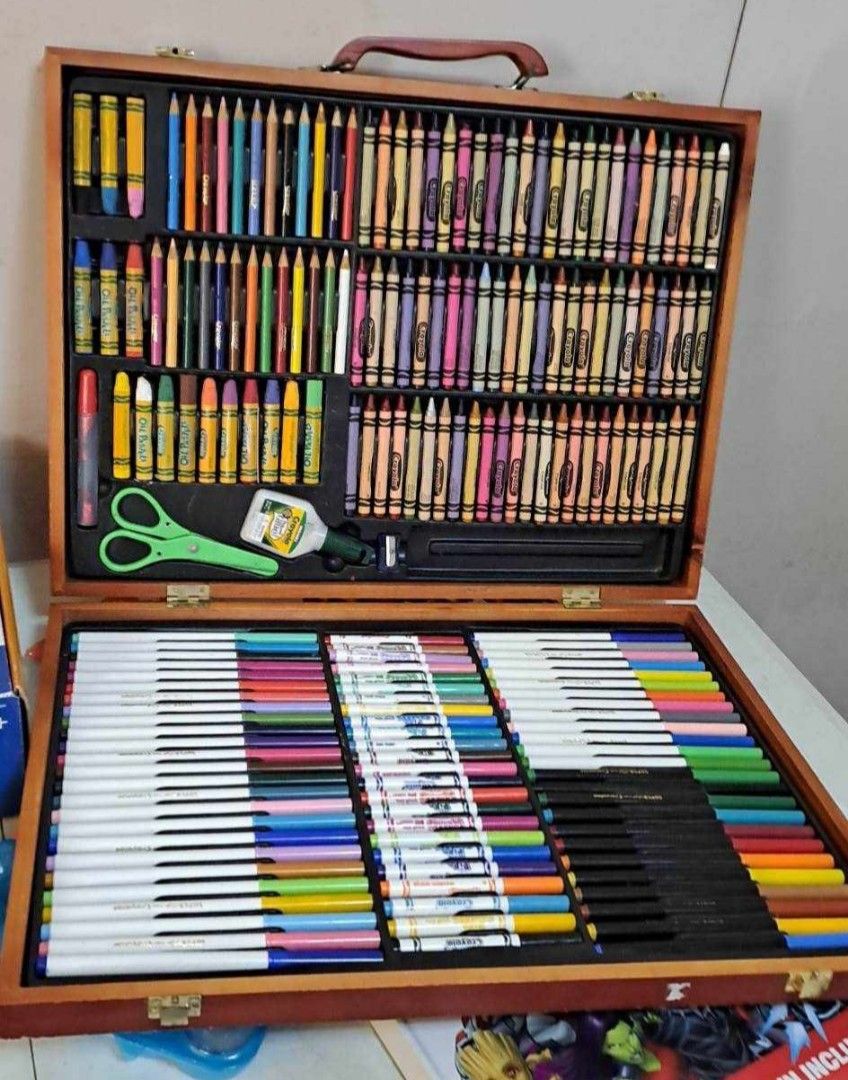 Wooden box art supplies, Hobbies & Toys, Stationary & Craft, Stationery