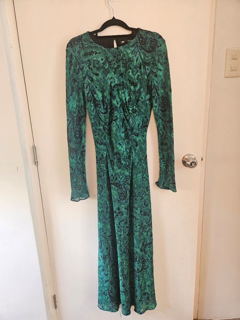 Zara Maxi Dress Emerald Green, Women's Fashion, Dresses & Sets, Dresses on  Carousell