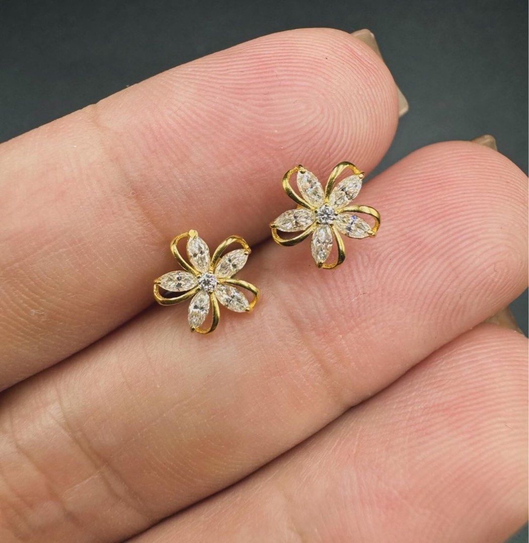 Gold earrings 18 karat on sale