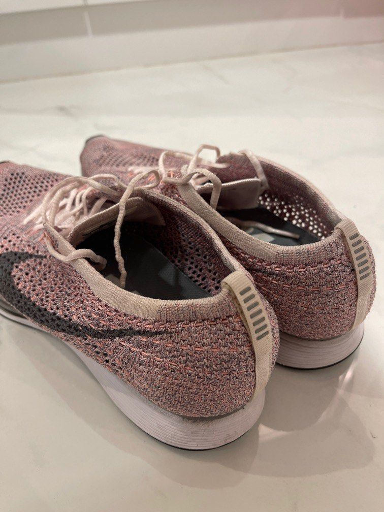 Nike Flyknit Racer Strawberry Dead stock pink