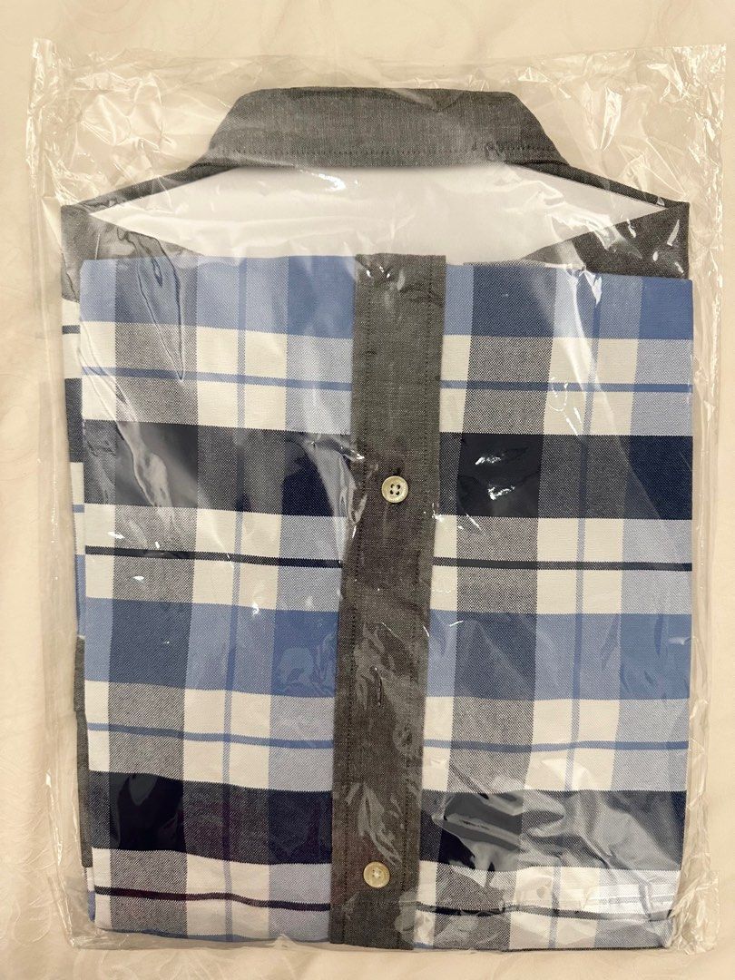 A bathing ape (Category: Shirts) located in Singapore. Submitted by hesedgrace555 (Listing ID 1279915321, Image 2). Description: A bathing ape long sleeve Size M Lightly used Laundry clean and packed in poly bag.