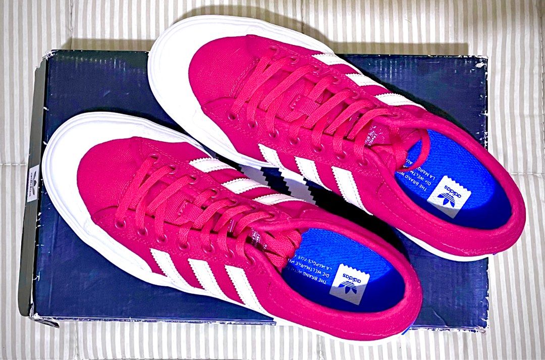 Adidas matchcourt hotsell low red