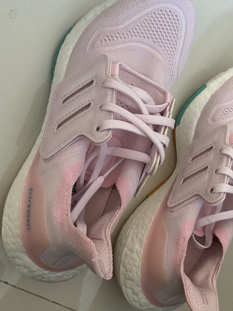 Adidas Ultraboost 22 Women s US 6 Women s Fashion Footwear