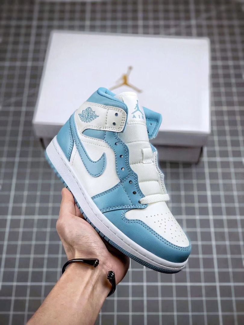 Nike air discount jordan carolina blue