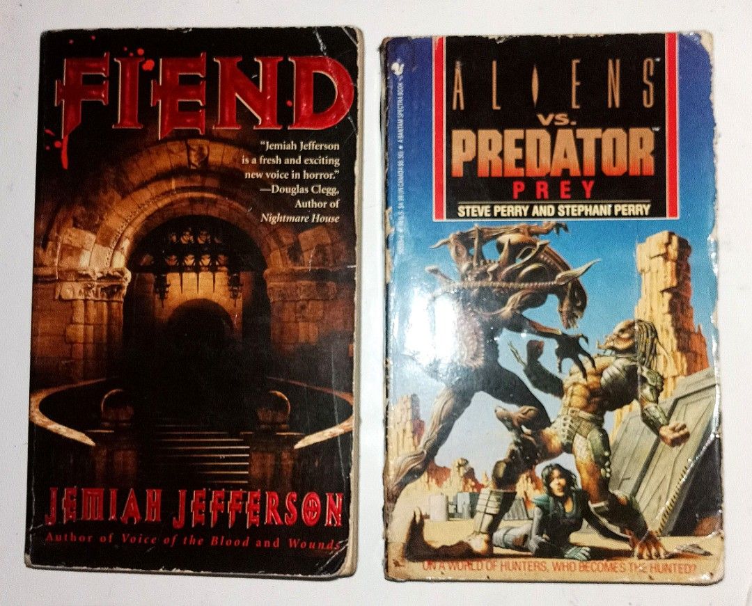 Aliens vs predator prey book and Fiend vampire story book, Hobbies
