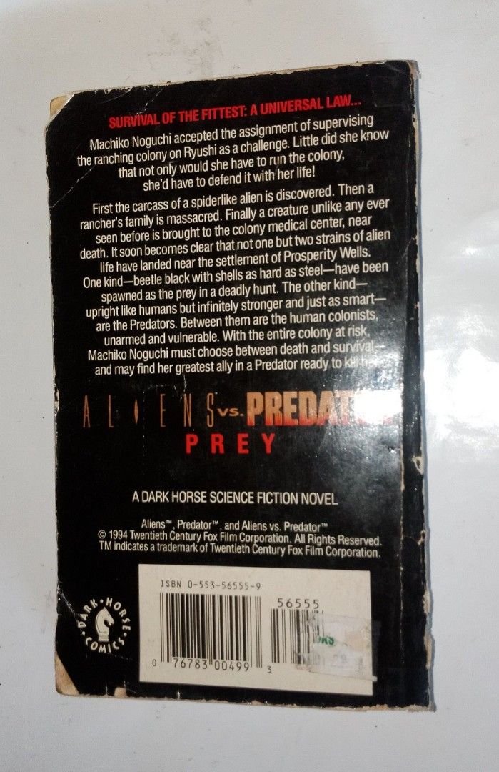 Aliens vs predator prey book and Fiend vampire story book, Hobbies