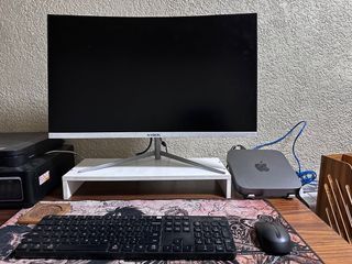 Apple Mac Mini Space Gray 2018 with Monitor