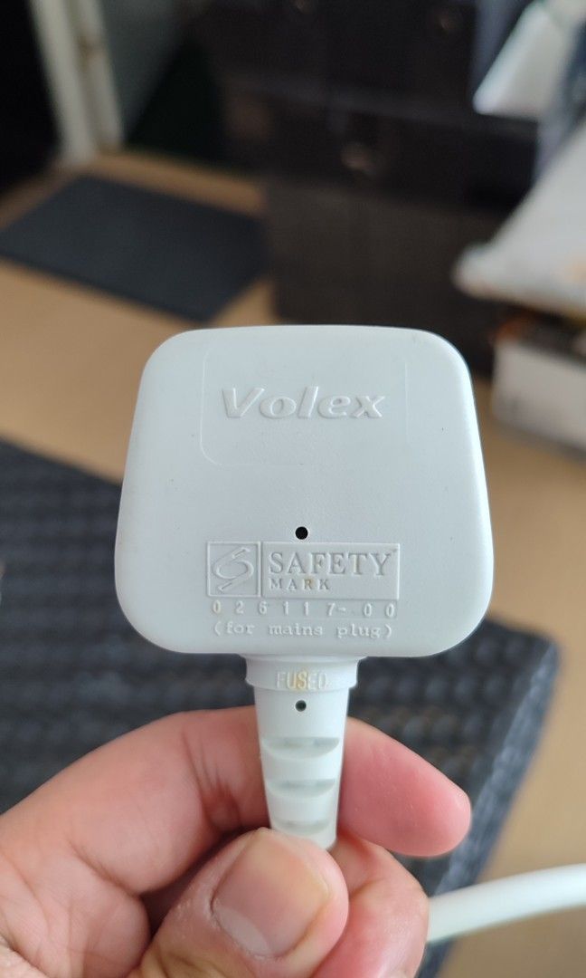 Apple Power Adapter Extension Cable (Category: Cables & Adaptors) located in Makati City. Submitted by alseastres2000 (Listing ID 1279830424, Image 3). Description: Basic Info: 2 stocks available Brand: Volex Authentic power adapter extension cable for Apple laptop charger Length: 72 inches Well-used Compatible only for Macbook, Macbook Air, and other Apple laptops RFS: Decluttering Message me for more details For sure buyers only and no to bogus