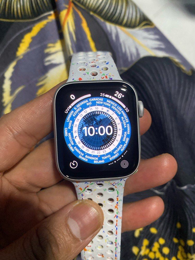Gold nike sales apple watch