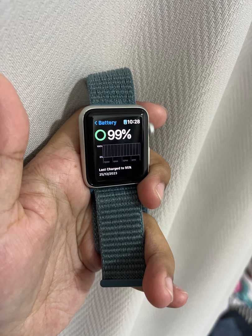 Apple Watch Series 3 38mm Silver Aluminum White Sport Band GPS