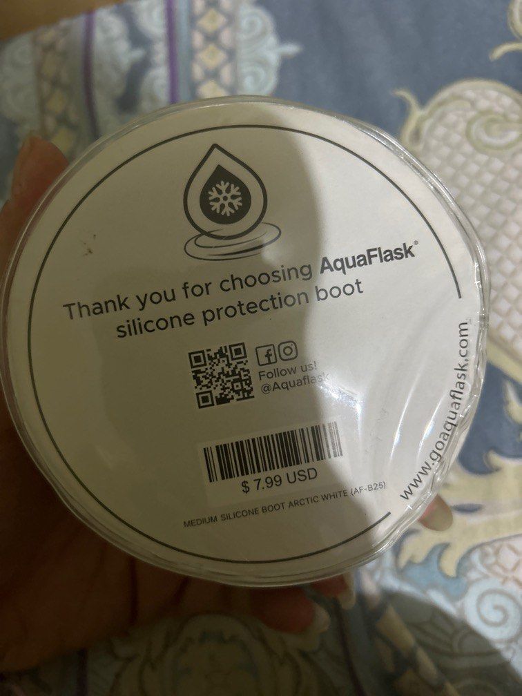 Aquaflask Boot in White (Category: Water Bottles & Tumblers) located in Quezon City. Submitted by notmaexy (Listing ID 1279899168, Image 2). Description: AquaFlask Silicone Protection Boot in White Size Medium No return or exchange. No to low ball offers. MOP: Gcash or Bank Transfer [BPI] Mode of Delivery: 🧡 Checkout, Lalamove, Grab, J&T and GGX.