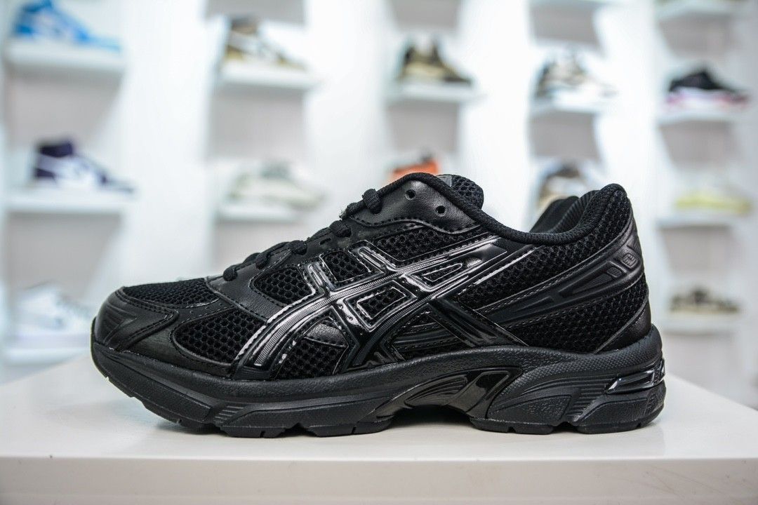 Black asics on sale online