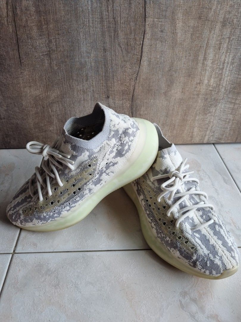 Adidas hotsell yeezy alien