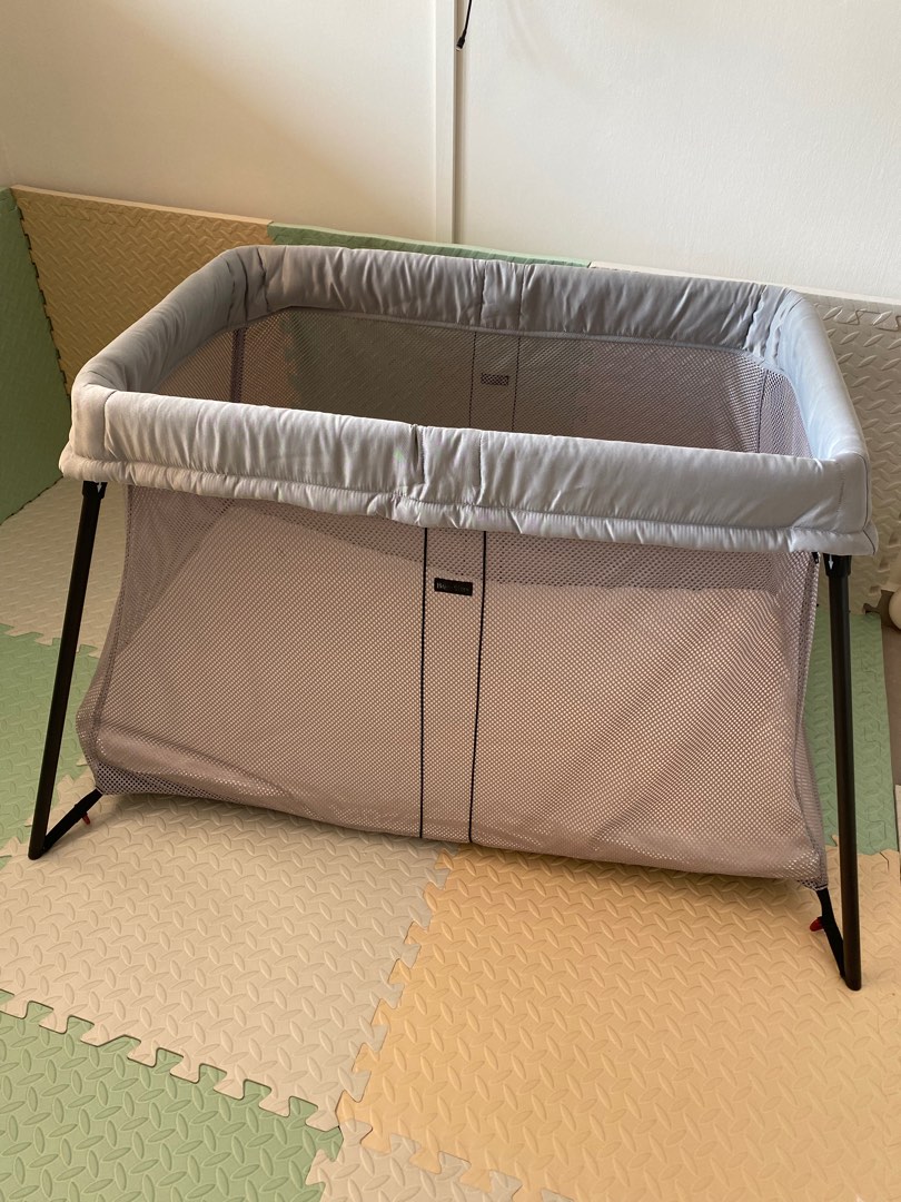 Baby bjorn travel cot sale store