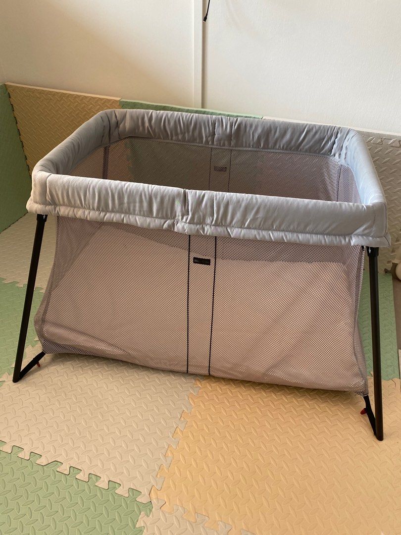 baby-bjorn-travel-cot-babies-kids-baby-nursery-kids-furniture