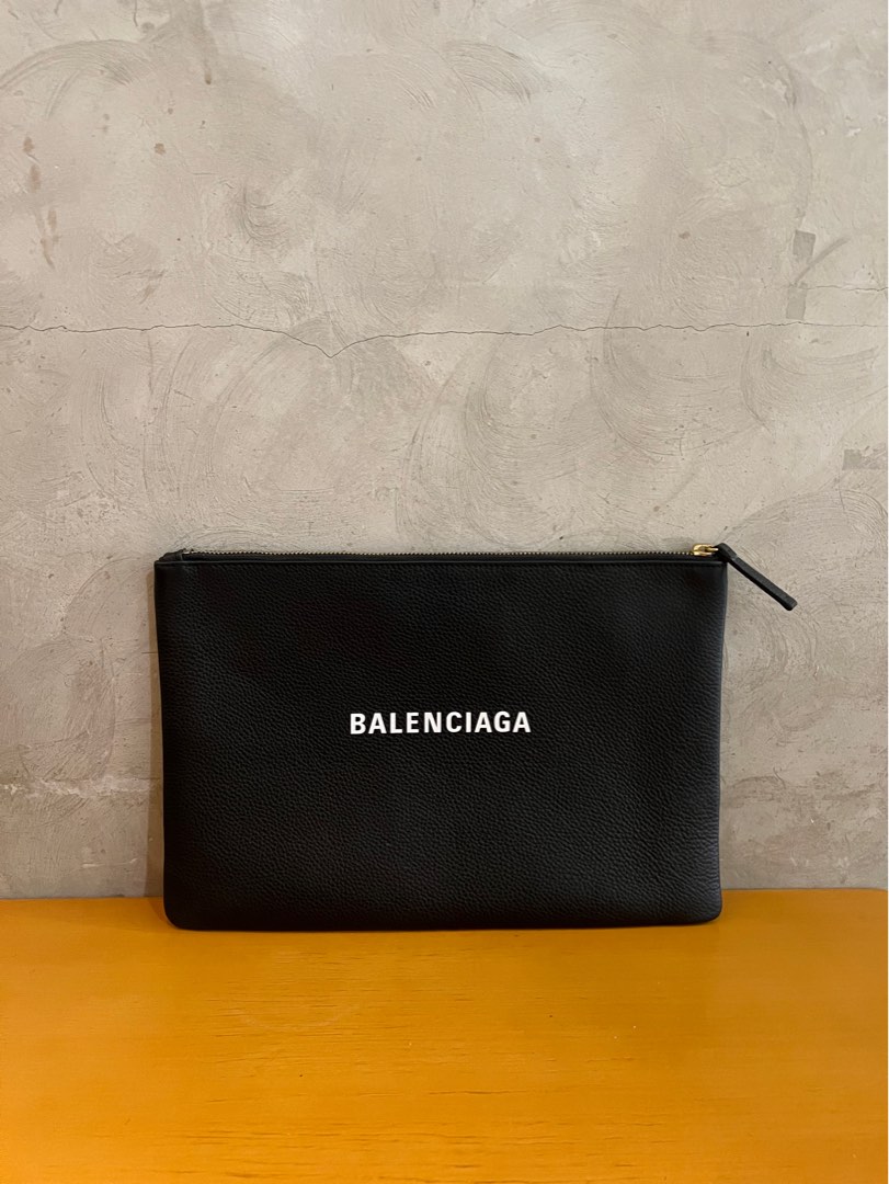Balenciaga everyday 2025 pouch