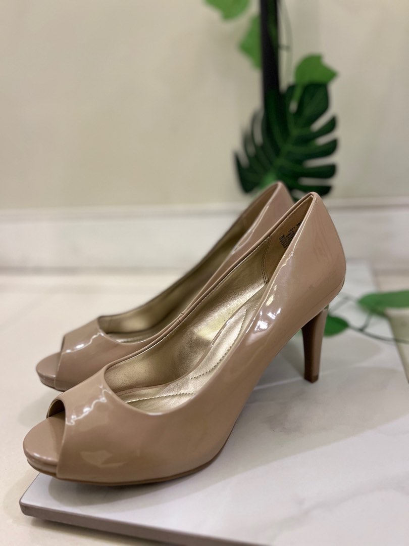 Bandolino Nude Peeptoe heels