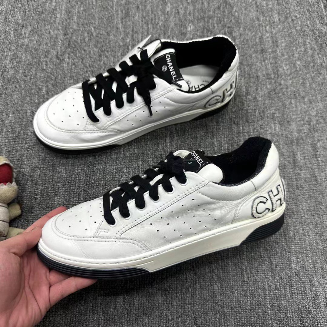 Chanel 香奈兒小白鞋, 名牌精品, 精品鞋款在旋轉拍賣