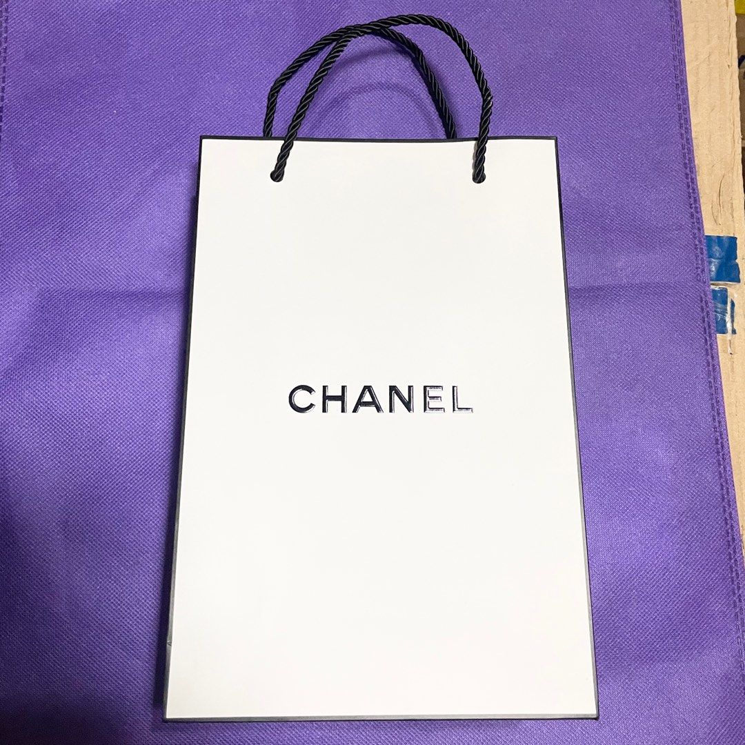 Chanel plain white paperbag paper bag gift bag (Category: Makeup) located in Pasig City. Submitted by vanityboutique (Listing ID 1279746202, Image 3). Description: Pm for more details spacious u can put makeup perfume and etc Brand new and authentic Selling low and affordable One of the best selling brands in the makeup skincare perfume world Size approx 9.5 inches by 6.2 inches medium size paperbag .