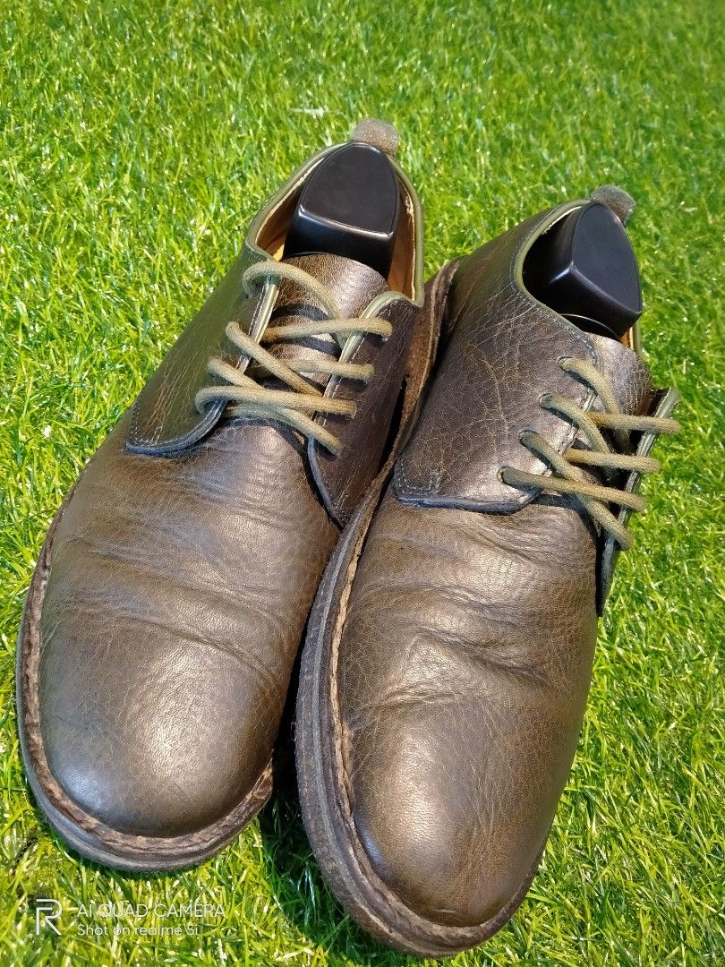 CLARKS GUM SOLE ORIGINAL USED SHOES