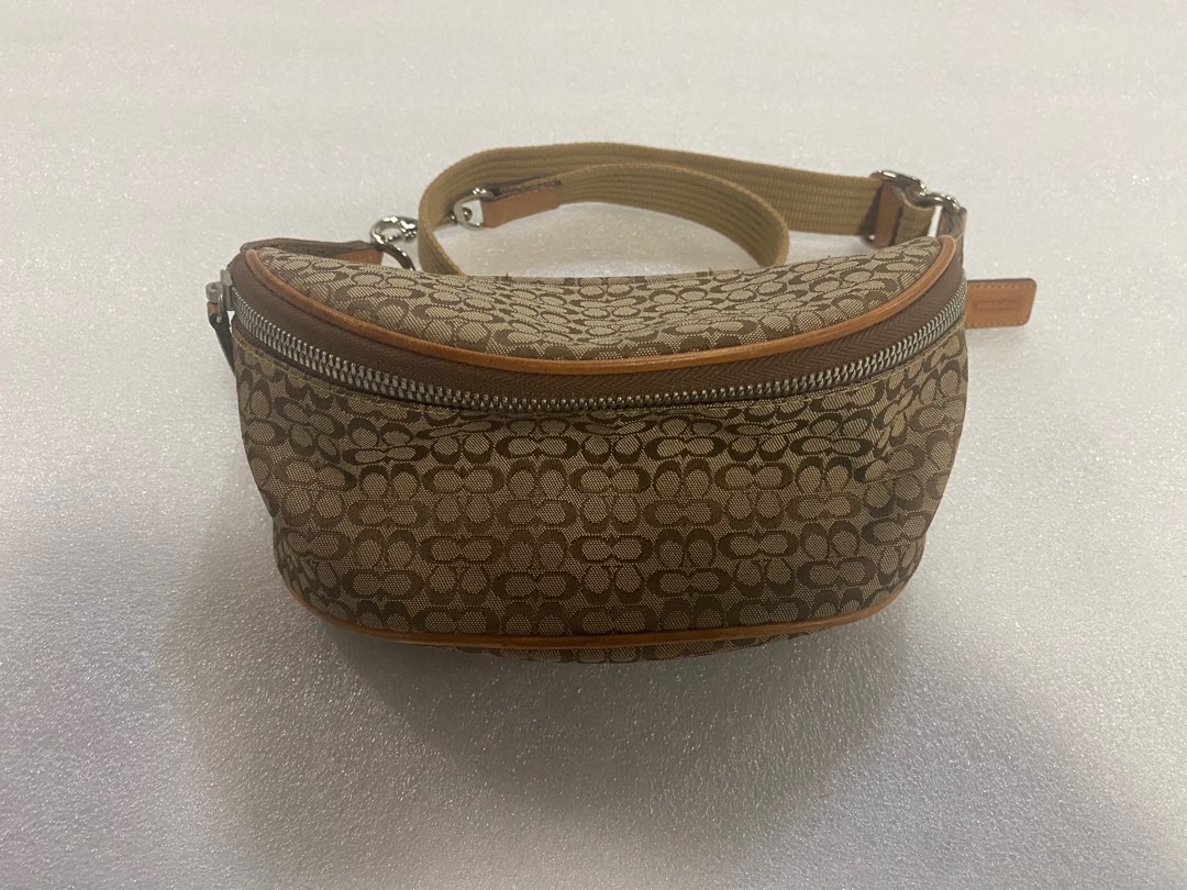 Coach Pouch bag / waist bag, Men's Fashion, Bags, Belt bags, Clutches