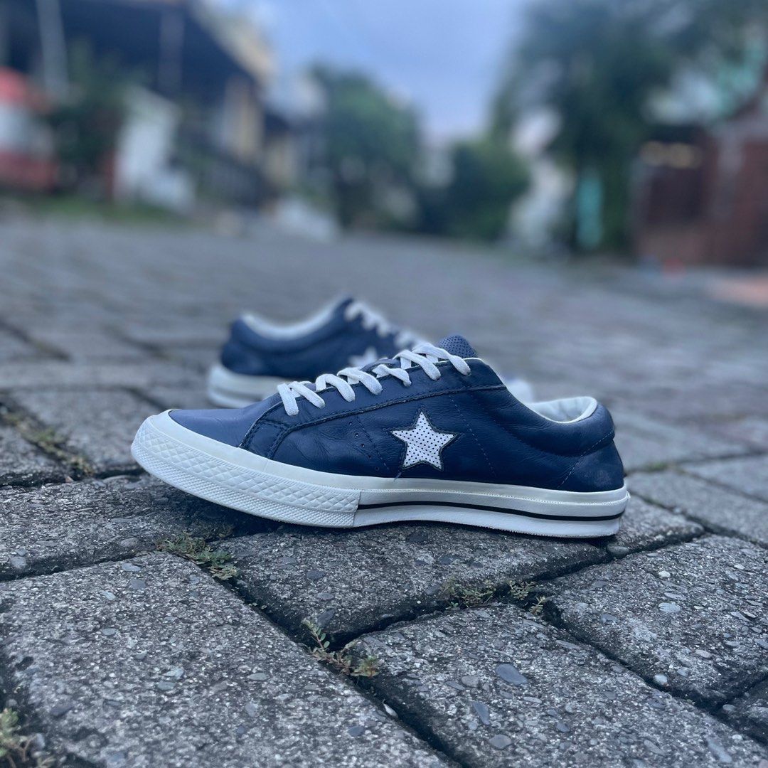 Converse One Star Perforated Leather Fesyen Pria Sepatu