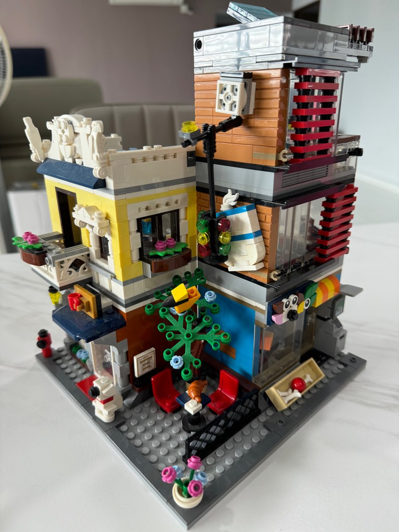 Lego creator cafe and pet shop shop