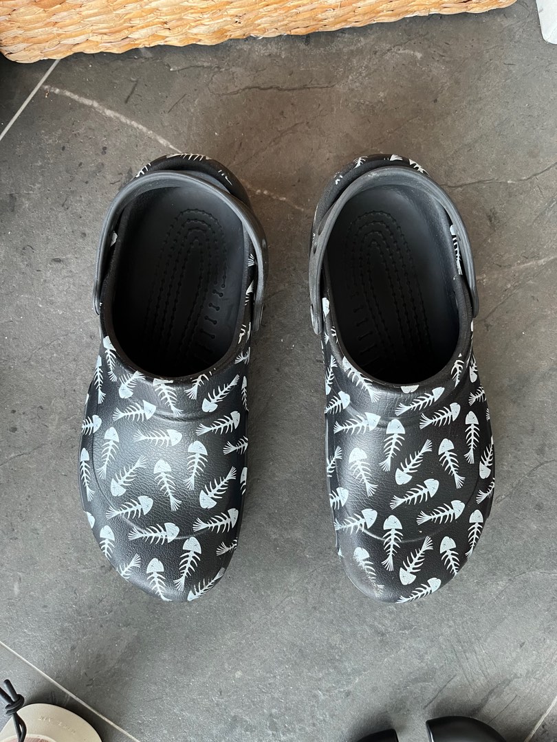 Fish crocs store