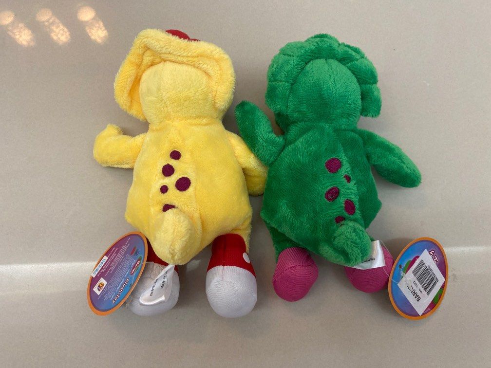 Disney Winnie The Pooh Keychains/Barney (authentic), Hobbies & Toys ...