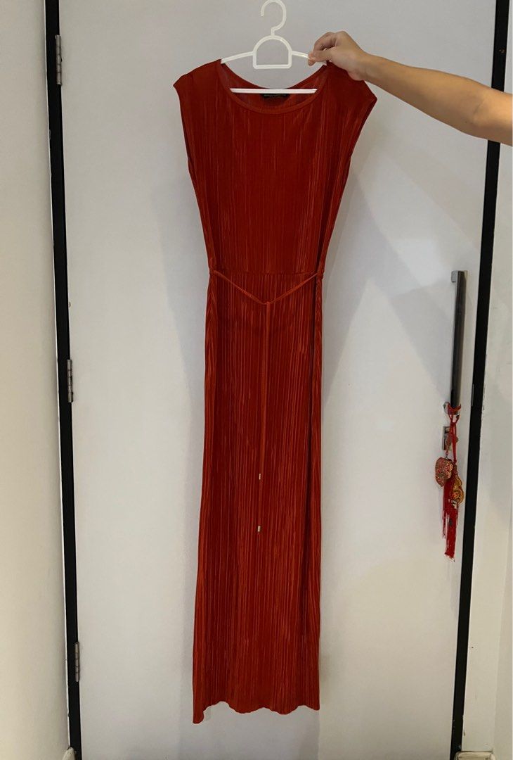 Dorothy Perkins Red Pleated Maxi Dress Women s Fashion Dresses