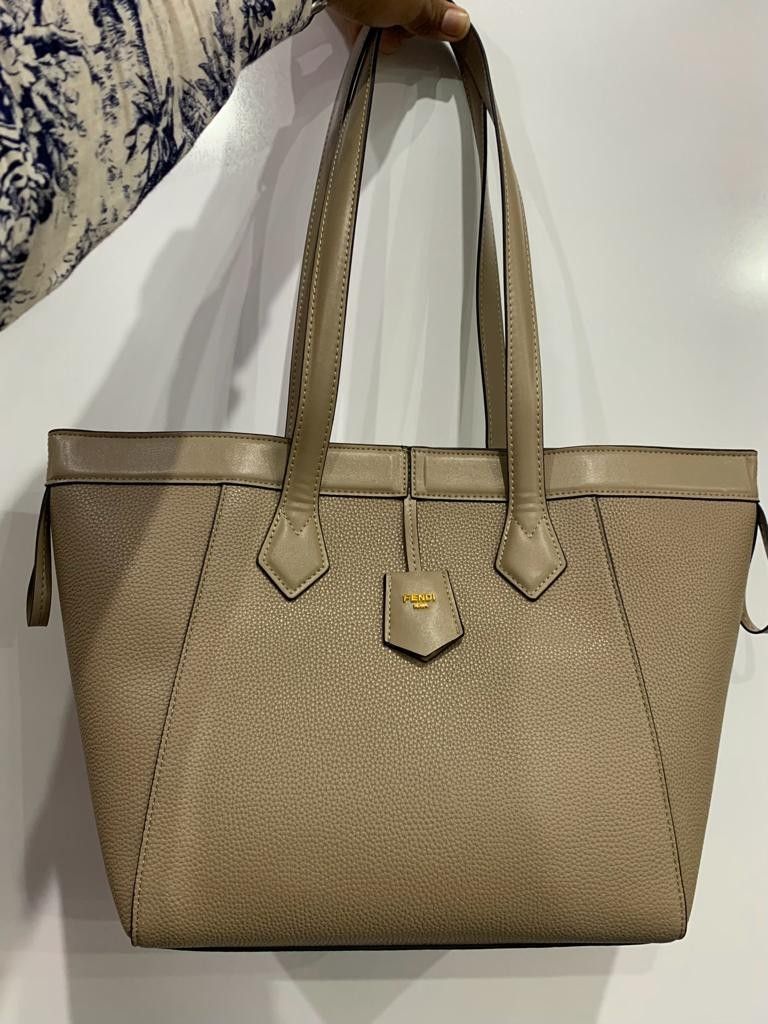 FENDI BAG, Barang Mewah, Tas Dompet di Carousell