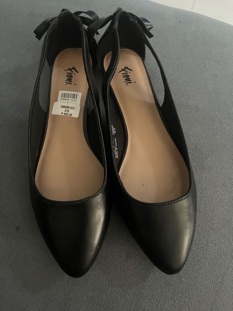 FIONI FLATS Women s Fashion Footwear Flats Sandals on Carousell