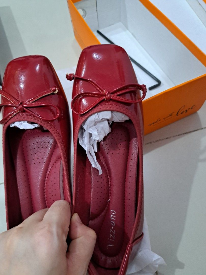 Flat shoes maroon sales