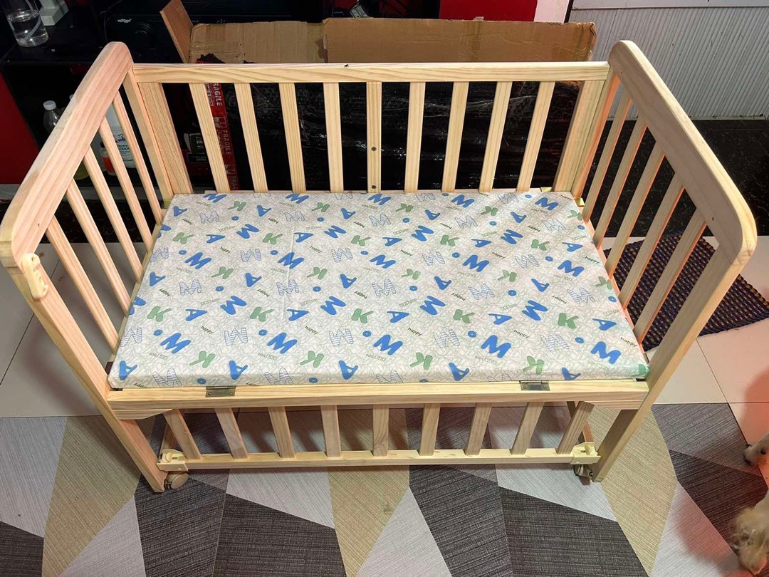 Brand discount new crib