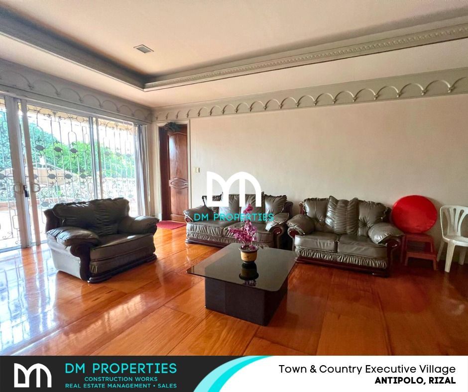 For Sale 2Storey House and Lot in Town & Country Executive Village