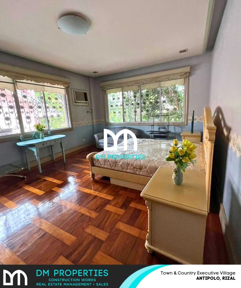 For Sale 2Storey House and Lot in Town & Country Executive Village