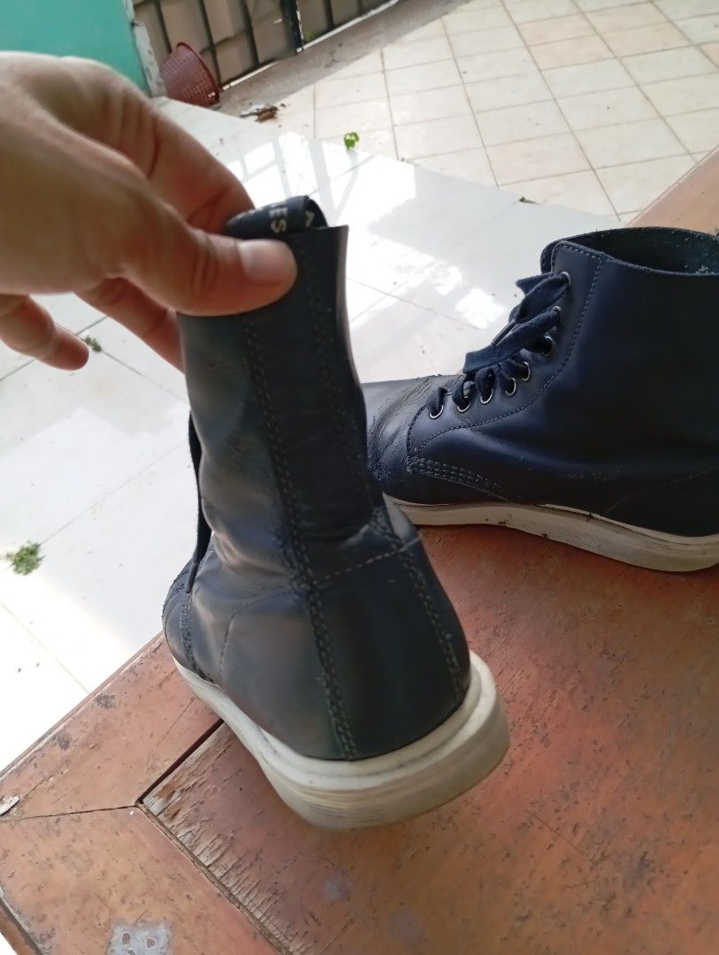 Dr martens hotsell newton sale