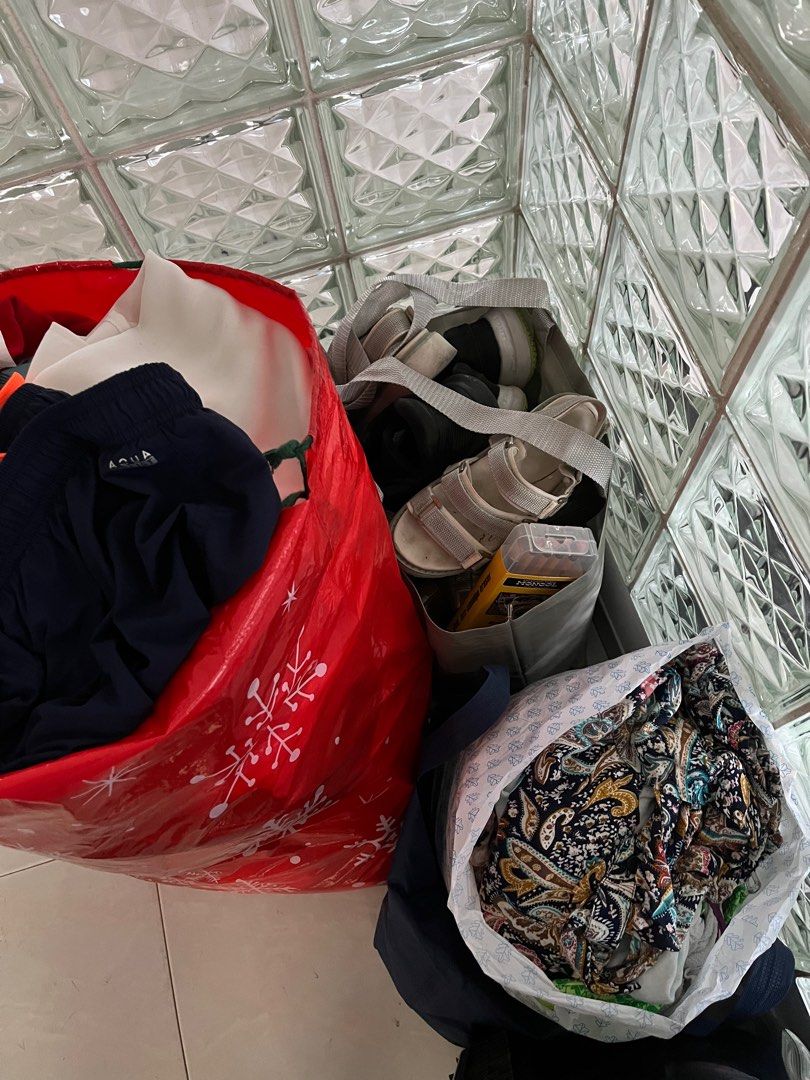 Free clothes top and shoes
