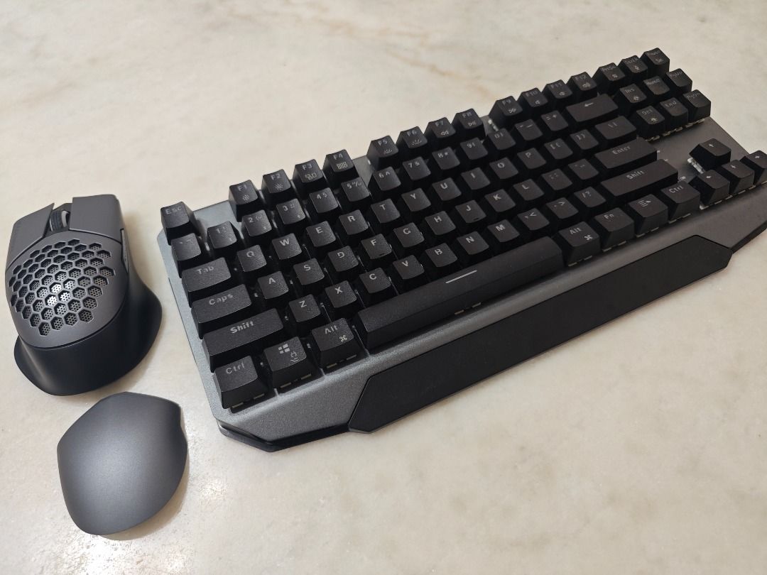 Free delivery Machenike M830 Wireless Gaming Mouse and Mechanical Keyboard combo