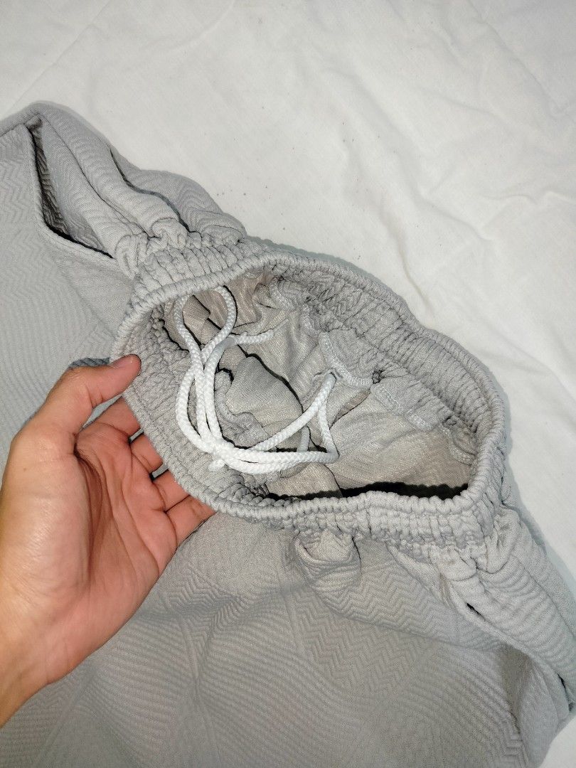 How to Fix a Drawstring on Sweatpants 