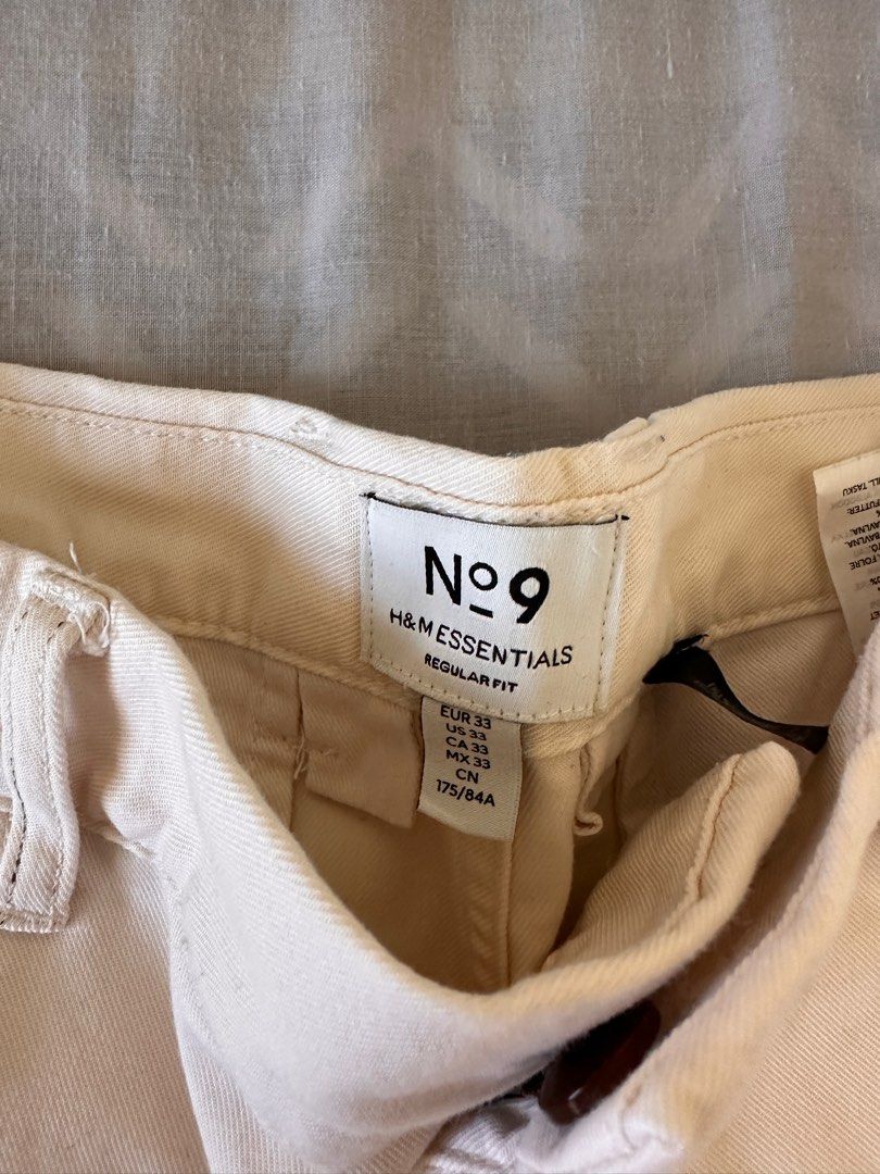 H&M Beige Pants Men’s 33 (Category: Jeans) located in Muntinlupa City. Submitted by alabang__thrift (Listing ID 1279827915, Image 2). Description: H&M Beige Pants Men’s 33 Used less than 10 times Purchased for PHP 3000 Alabang area 17 width 40 length.