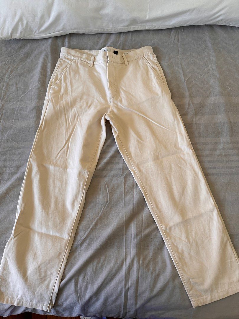 H&M Beige Pants Men’s 33 (Category: Jeans) located in Muntinlupa City. Submitted by alabang__thrift (Listing ID 1279827915, Image 1). Description: H&M Beige Pants Men’s 33 Used less than 10 times Purchased for PHP 3000 Alabang area 17 width 40 length.
