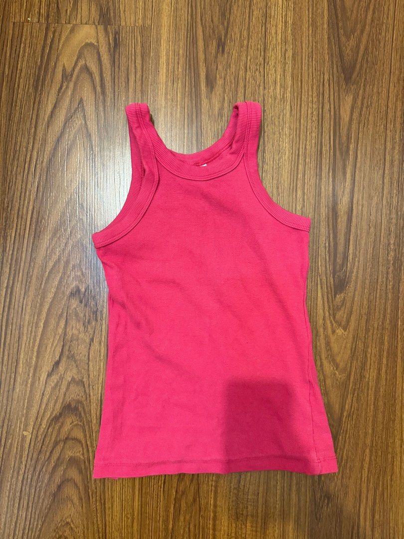 H&M ribbed vest top (Category: Sleeveless) located in Taytay. Submitted by ac.declutters (Listing ID 1279869435, Image 2). Description: .
