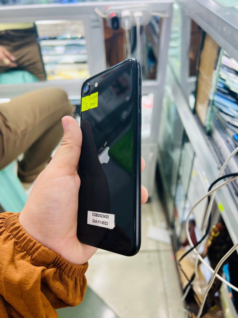 Iphone SE 2020 128gb Smartlocked 85% (Category: iPhone SE Series) located in San Juan City. Submitted by javedsgadgetshop (Listing ID 1279877206, Image 2). Description: OPEN FOR INSTALLMENT VIA CREDIT CARD/GGIVES & SWAP/TRADE-IN! WE BUY AND SELL ( ANYKINDS OF UNIT BINIBILI PO NAMIN)! PTPA : Padelete po f bawal Read ❗️Onhand ‼️ Iphone SE 2020 •128gb •NTC Variant •85% batt health •Smartlocked •95% Smoothness •No hidden issue | No Repaired •100% Aut